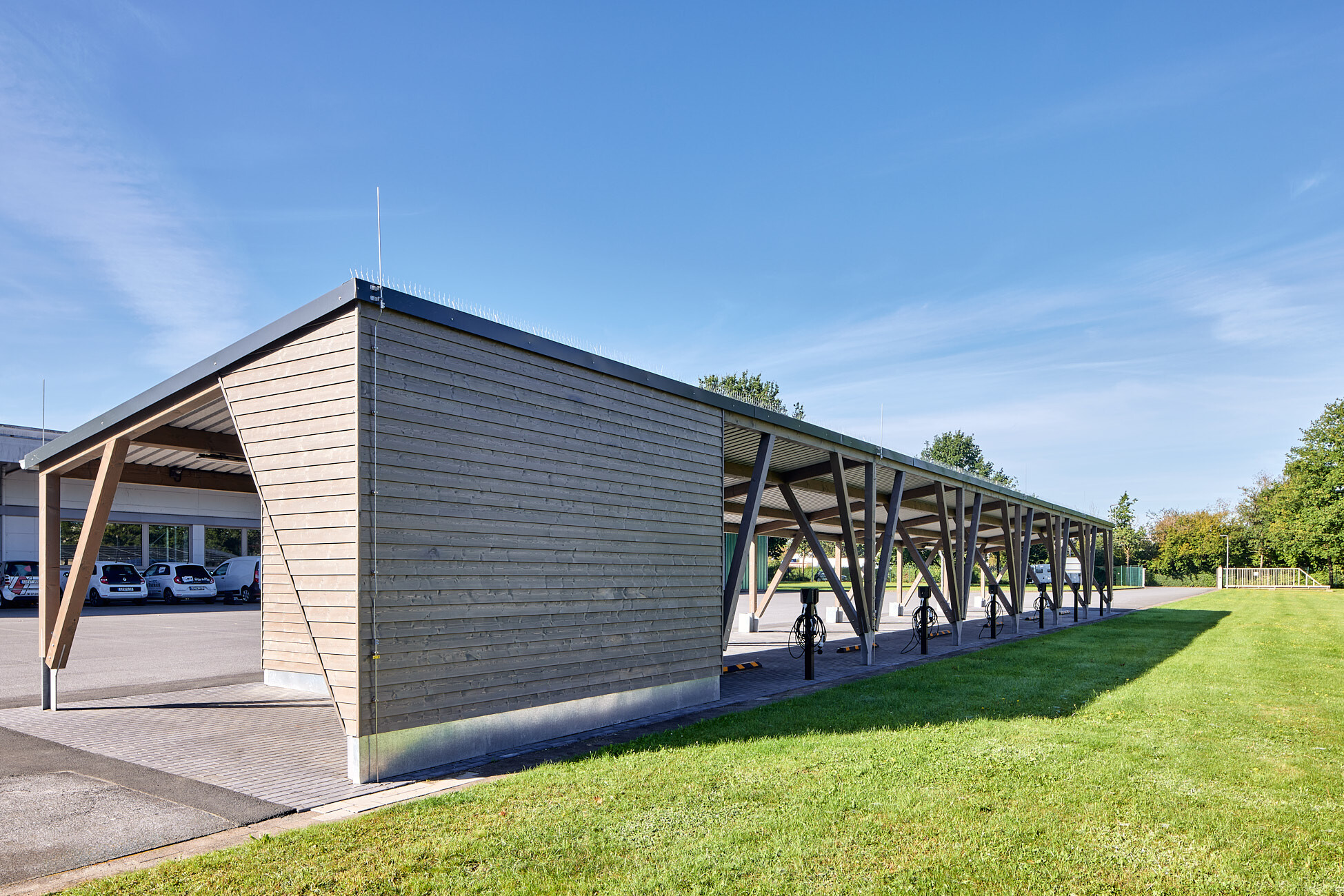 2023_09_04_eling_Solar_Carport_LP_210_web
